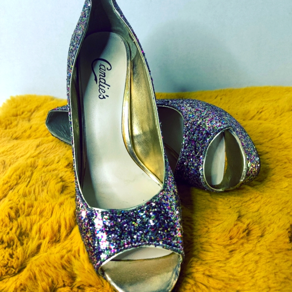 CANDIES *Xtreme GLITZ* Heel pump.... *9* sooo cute!!
